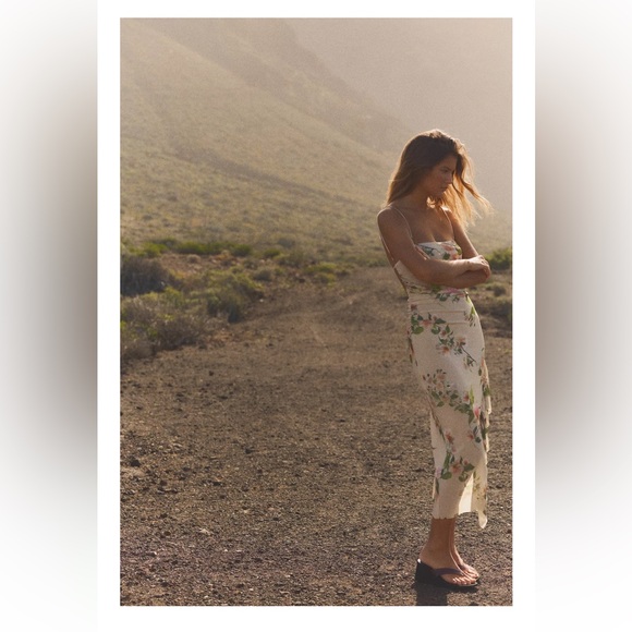 Zara Dresses & Skirts - Zara Floral Cream Dress